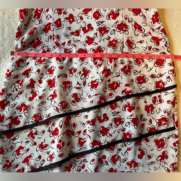 Vintage Dress white red black floral print, tiered skirt, shoulder pads, sz 12 - Picture 11 of 11